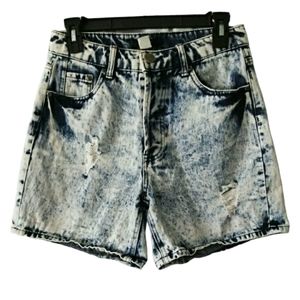 Forever  21 acid wash jean shorts size 27
